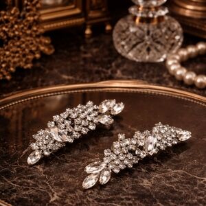 Vintage 1950s Clear Rhinestone Spray Earrings – Screw Back Cluster Leaf Design